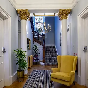 4* Hotel The Clarendon