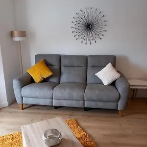 Lovely 2 Bed Flat-great Location Dundee